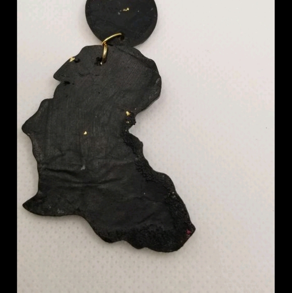 Galaxy BLACK AND GOLD AFRICA EARRINGS - Picture 4 of 5